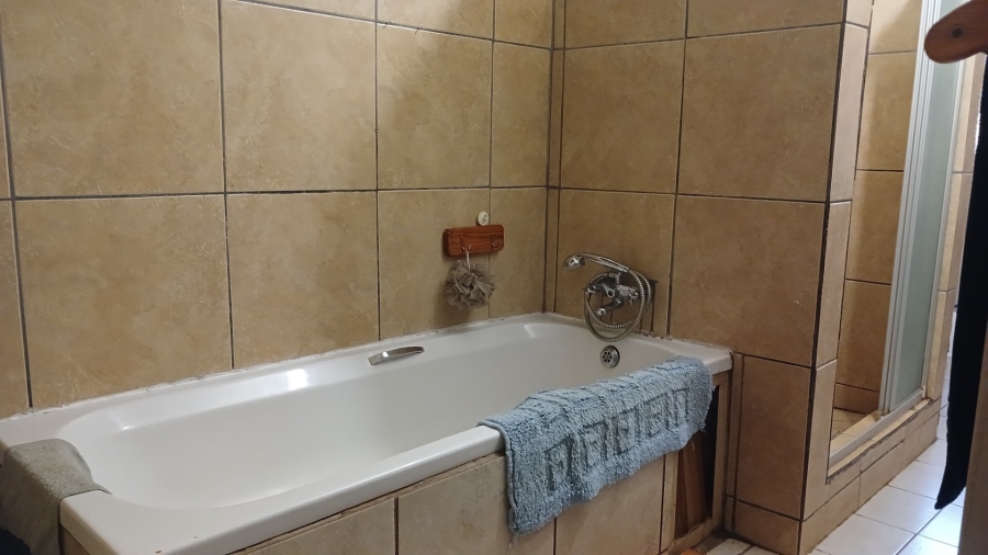  Bedroom Property for Sale in Vredenhof Sh Free State
